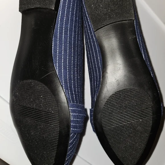 AnnTaylor Navy Pin stripped pointy flats, size 10 - Picture 5 of 5